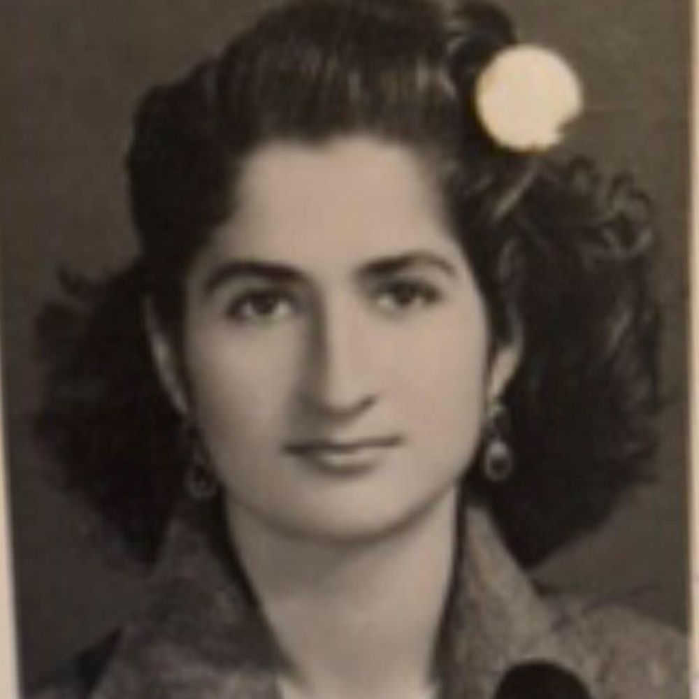 Meet your Posher, Amira
